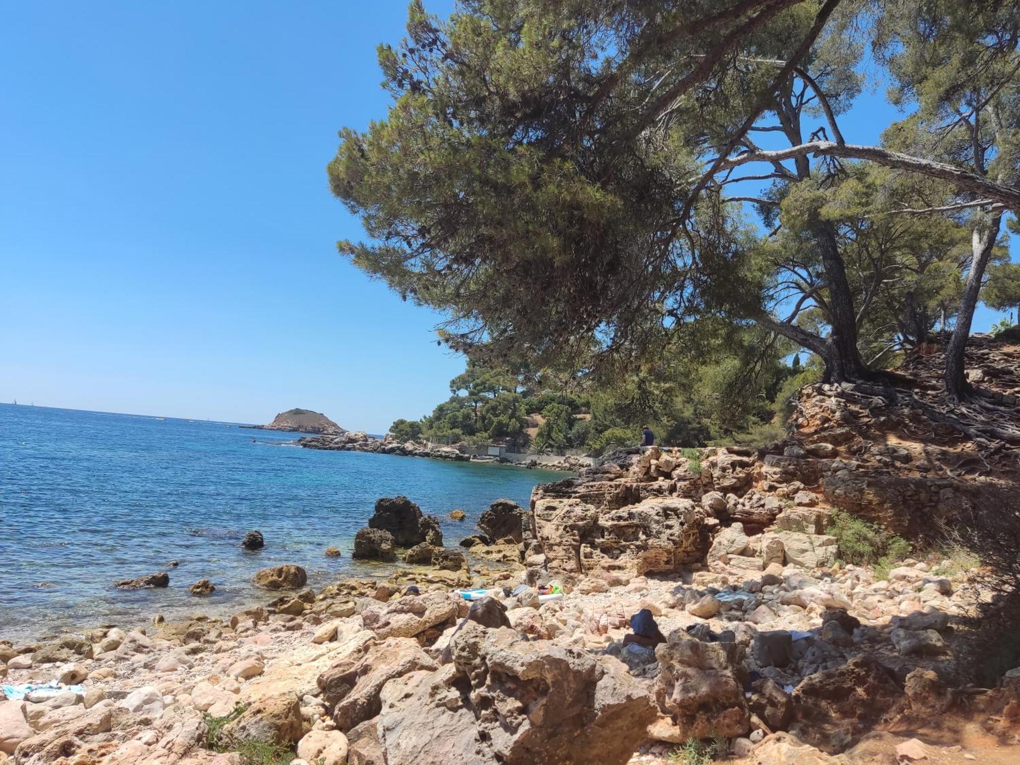 Charmant Studio 2A4 Pers Avec Jardin Et Place De Parking Situe A 5 Min A Pied De La Mer Bandol Exterior photo